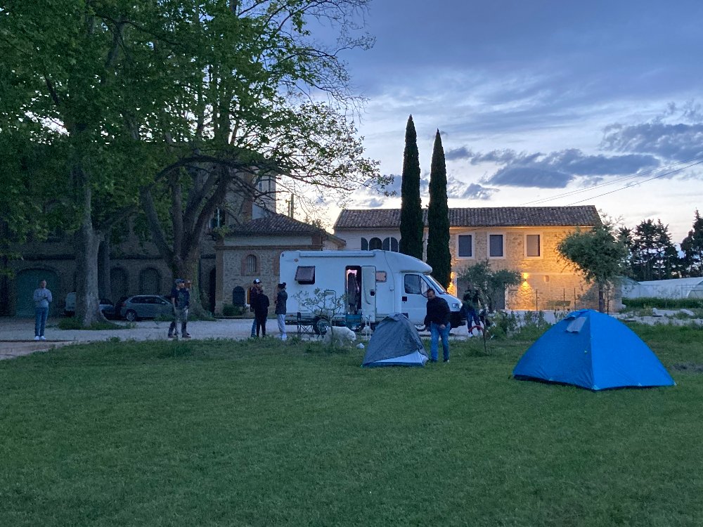 Aire camping-car à Sarrians (84260) - Photo 1